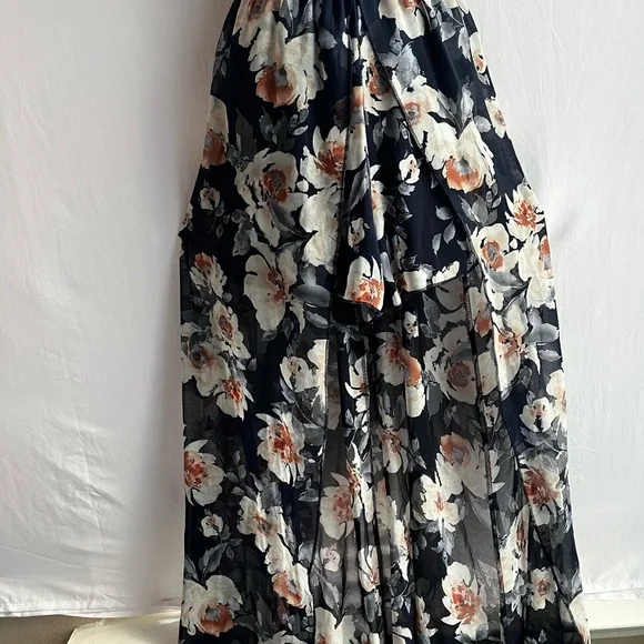 Rue21 Blue and White Pleated Halter Maxi Dress - Picture 5 of 12